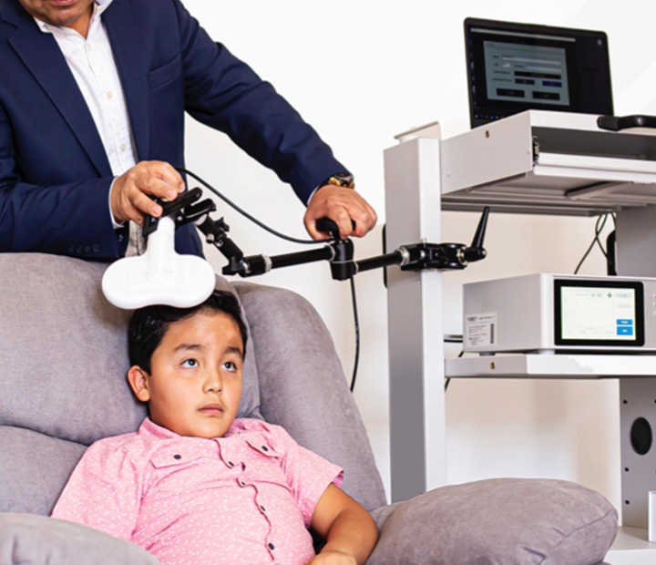 ESTIMULACIÓN MAGNÉTICA TRANSCRANEAL